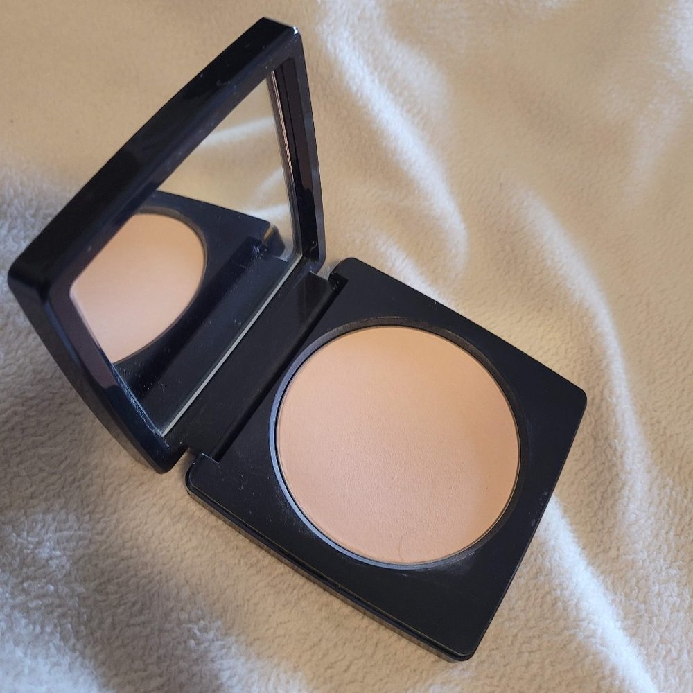 Bobbi Brown Sheer Finish Pressed Setting Powder